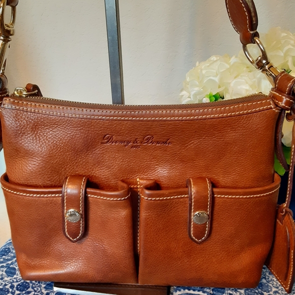 Dooney & Bourke Handbags - Dooney & Bourke Vintage Purse